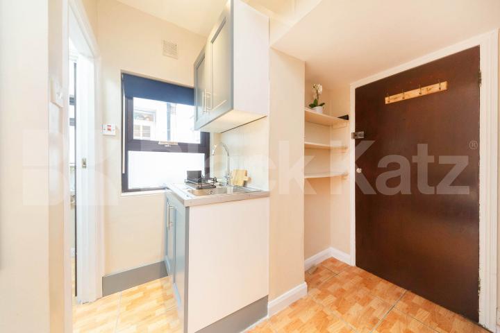 Superbly located studio in amazing location Inc. electricity Cranleigh Street, Camden